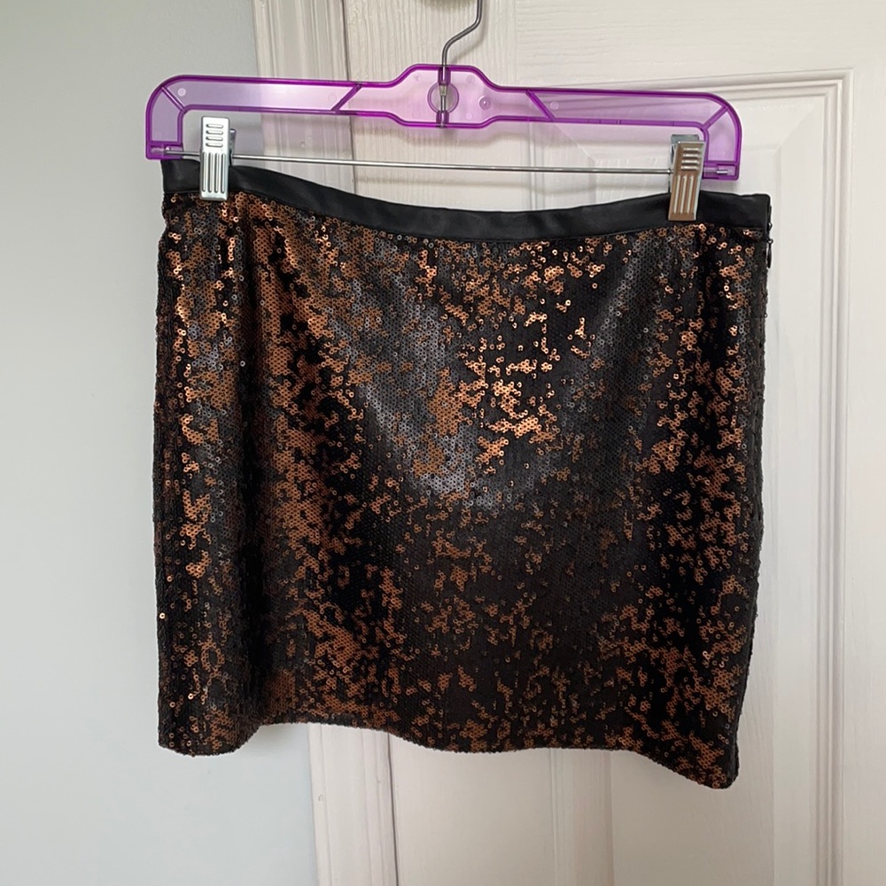 Mini skirt with sequin
